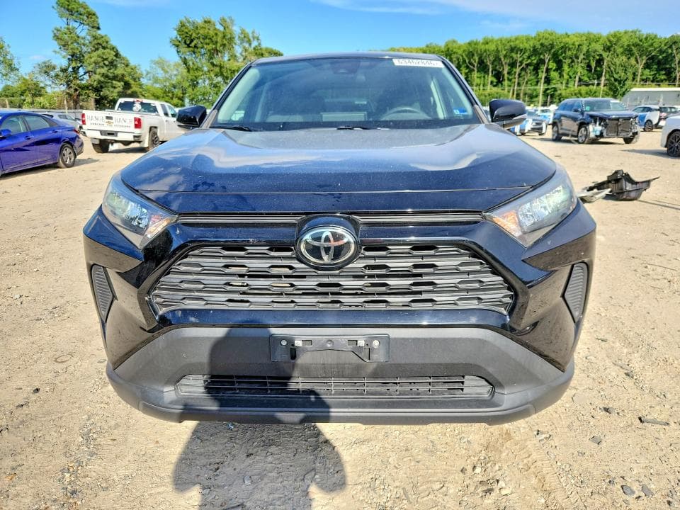 2022 TOYOTA RAV4 LE 5