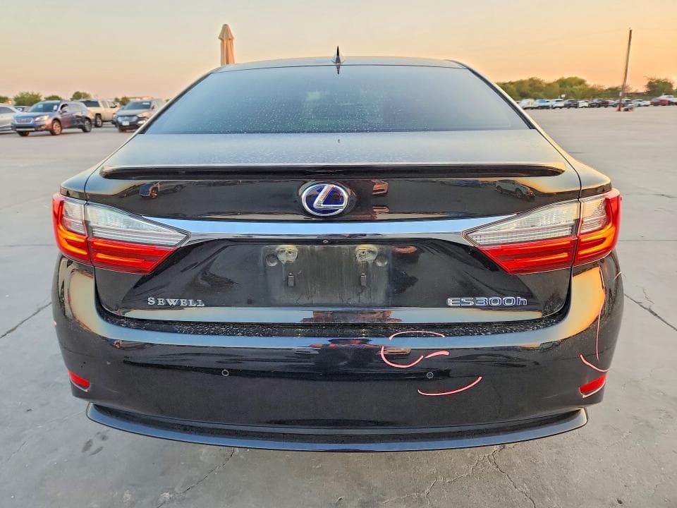 2017 LEXUS ES 300H 6