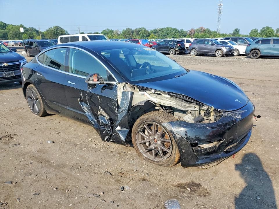 2018 TESLA MODEL 3 4