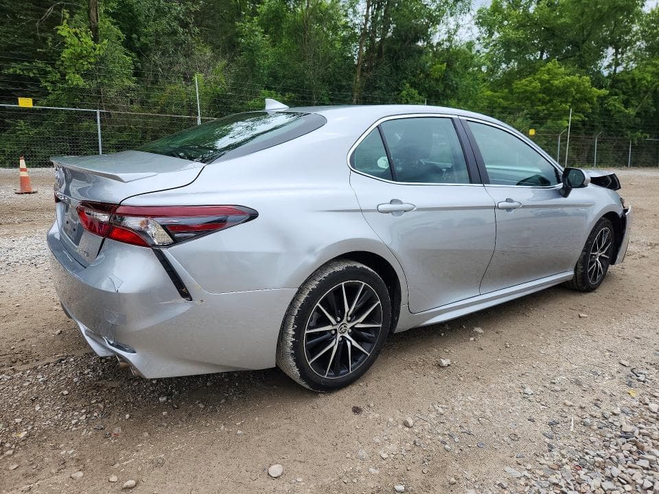 2021 TOYOTA CAMRY SE SE 3