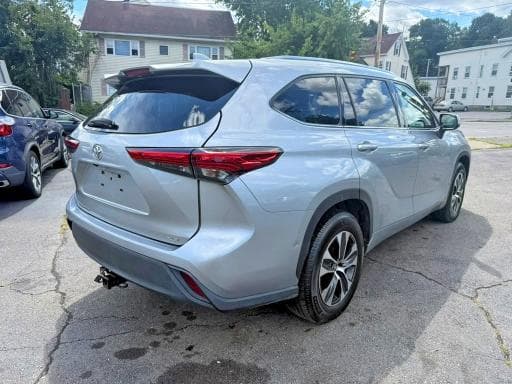 2020 TOYOTA HIGHLANDER XLE 3