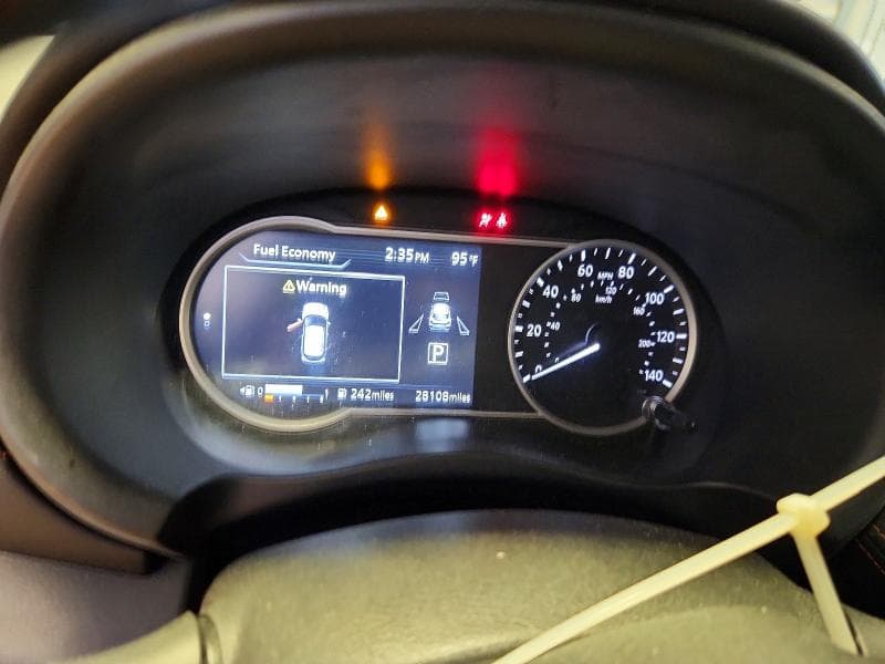 2019 NISSAN KICKS SR 9