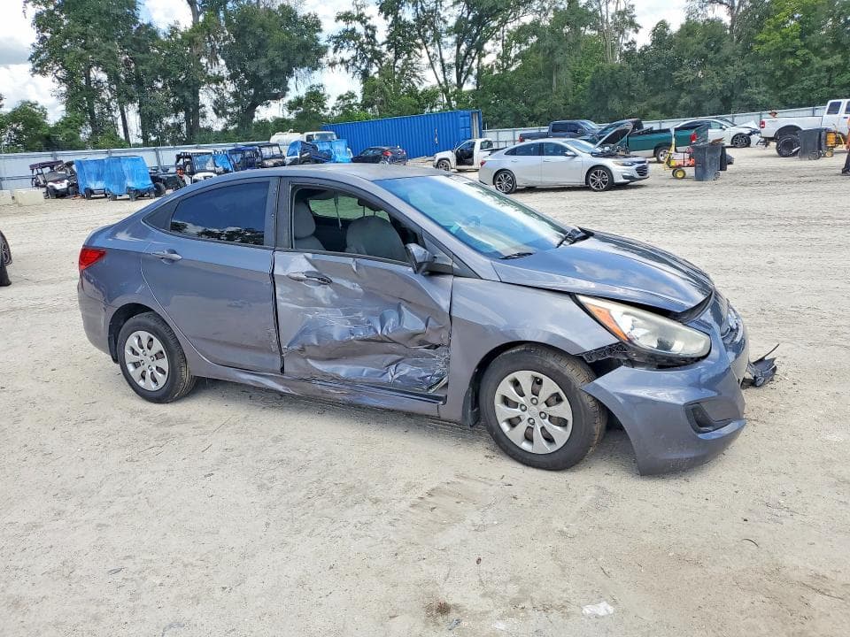 2017 HYUNDAI ACCENT SE 4