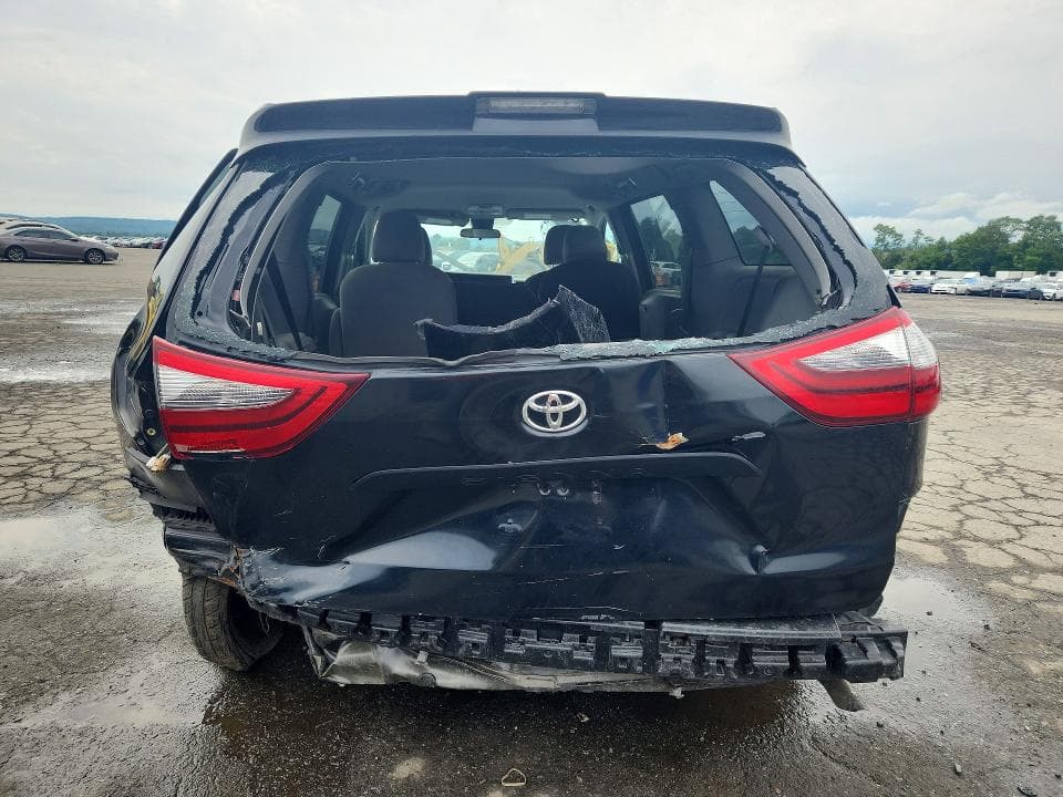 2020 TOYOTA SIENNA L 6