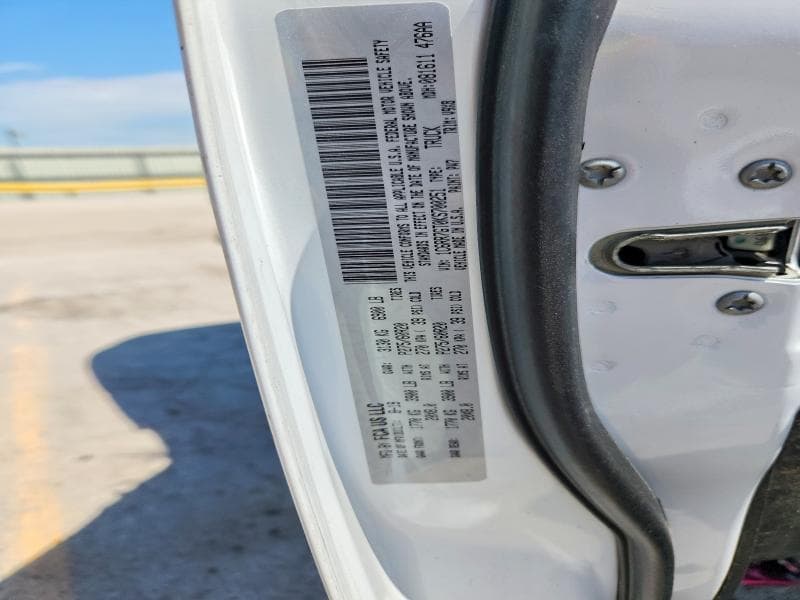 2019 RAM 1500 CLASSIC SLT 13