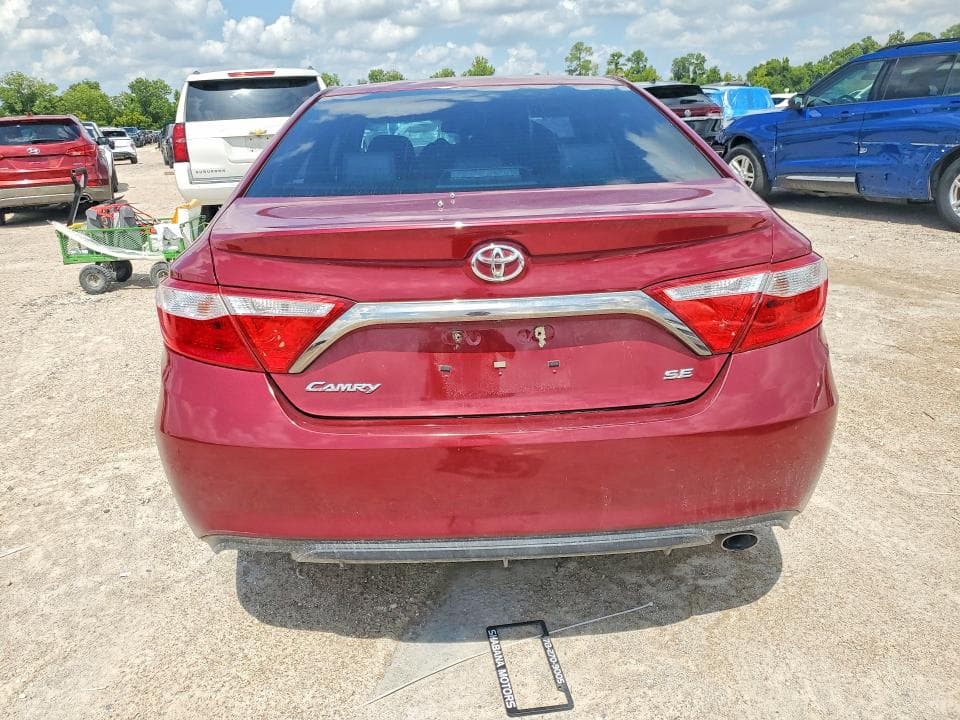 2017 TOYOTA CAMRY SE 6