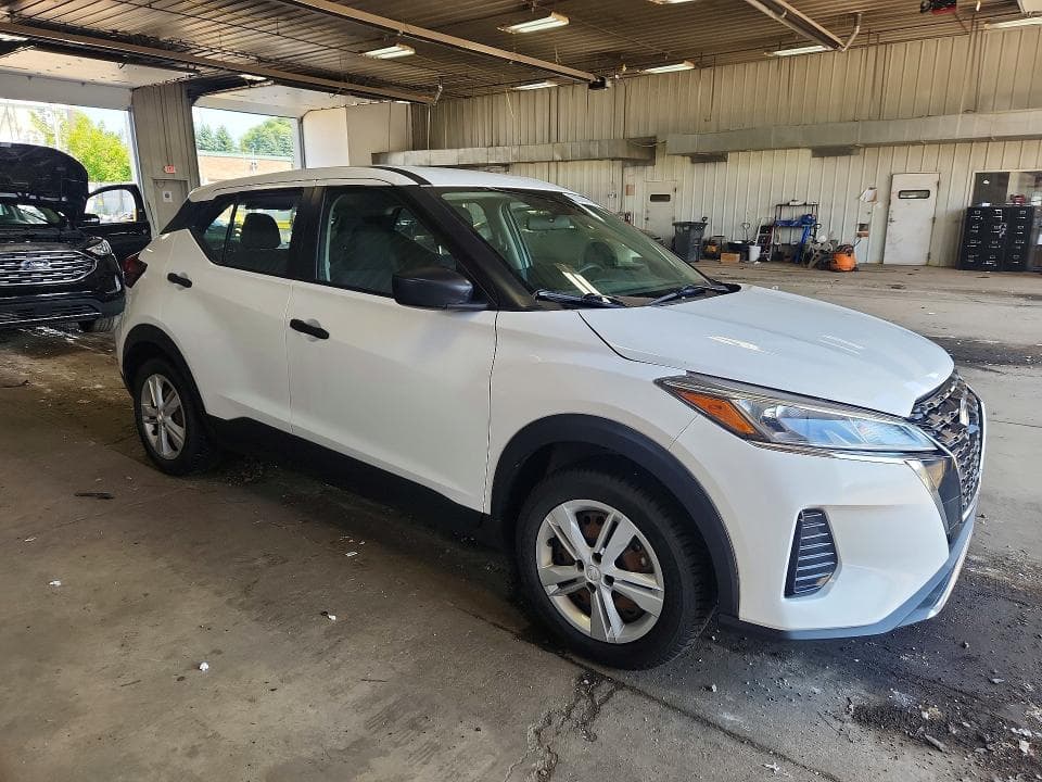 2024 NISSAN KICKS S 4