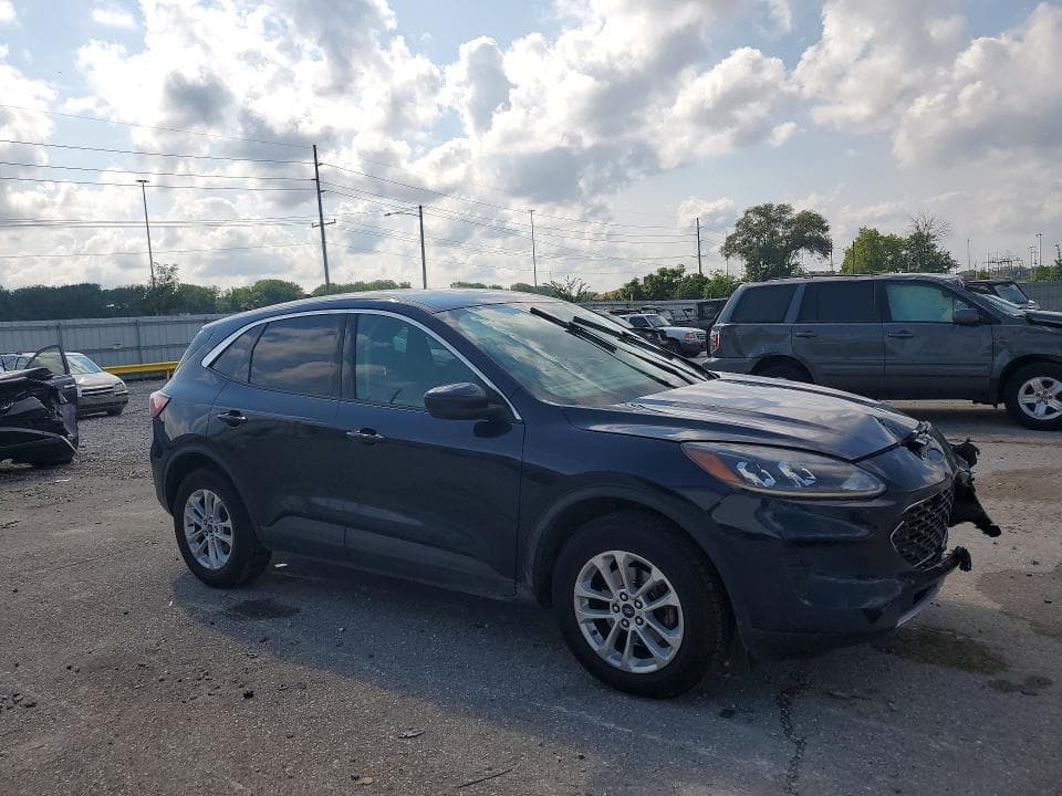 2021 FORD ESCAPE SE 4