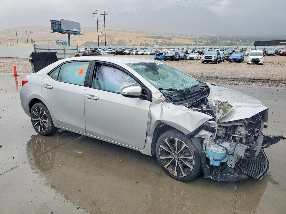 2019 TOYOTA COROLLA SE 4