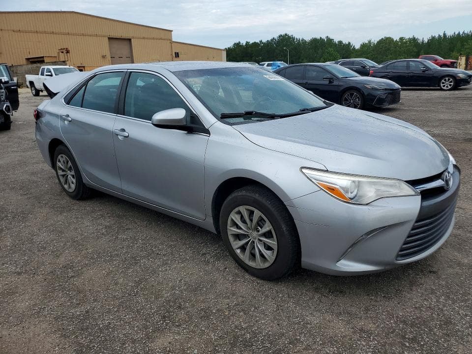 2017 TOYOTA CAMRY LE 4