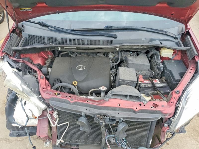 2018 TOYOTA SIENNA XLE PREMIUM 8-PASSENGER 12