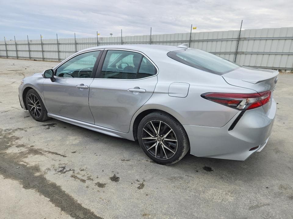 2022 TOYOTA CAMRY SE 2