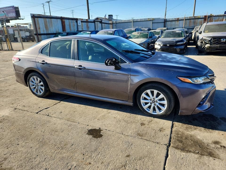 2019 TOYOTA CAMRY LE 4