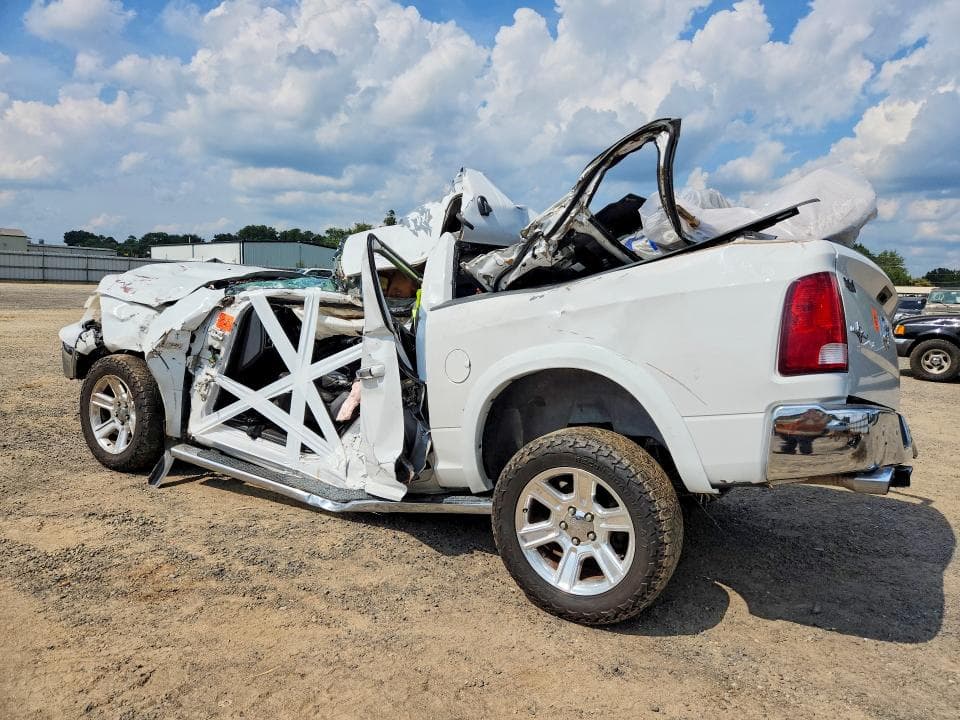 2017 RAM 1500 SLT 2