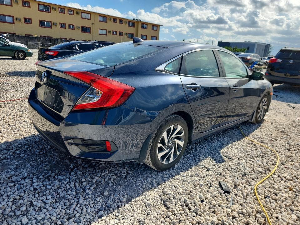 2017 HONDA CIVIC EX 3