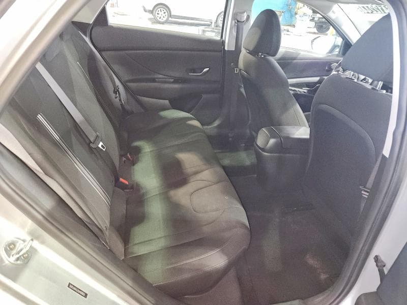 2021 HYUNDAI ELANTRA SEL 10