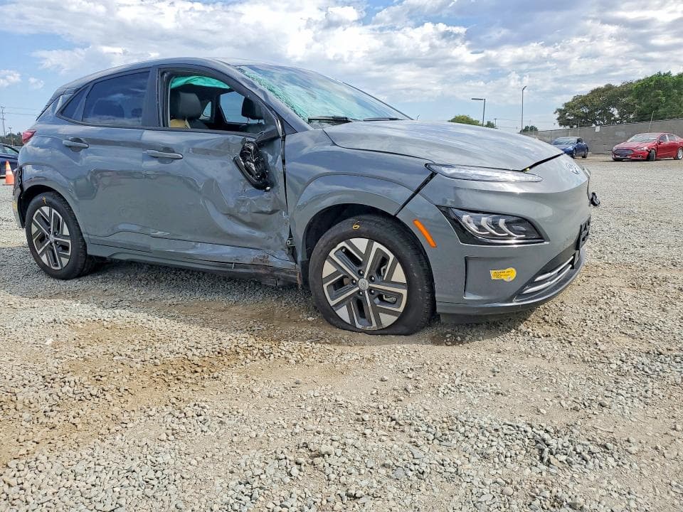 2023 HYUNDAI KONA LIMITED 4