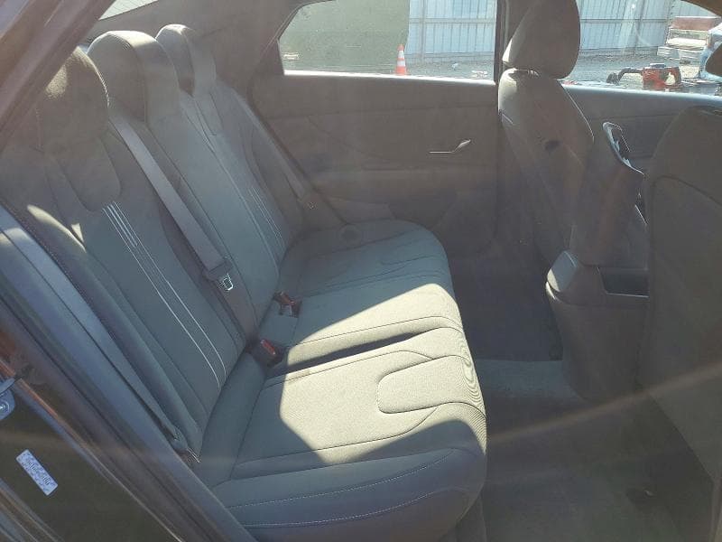 2022 HYUNDAI ELANTRA SEL 10