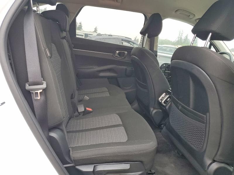2024 KIA SORENTO LX 11