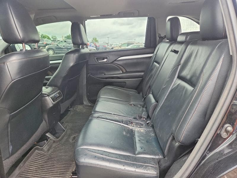 2017 TOYOTA HIGHLANDER XLE 11