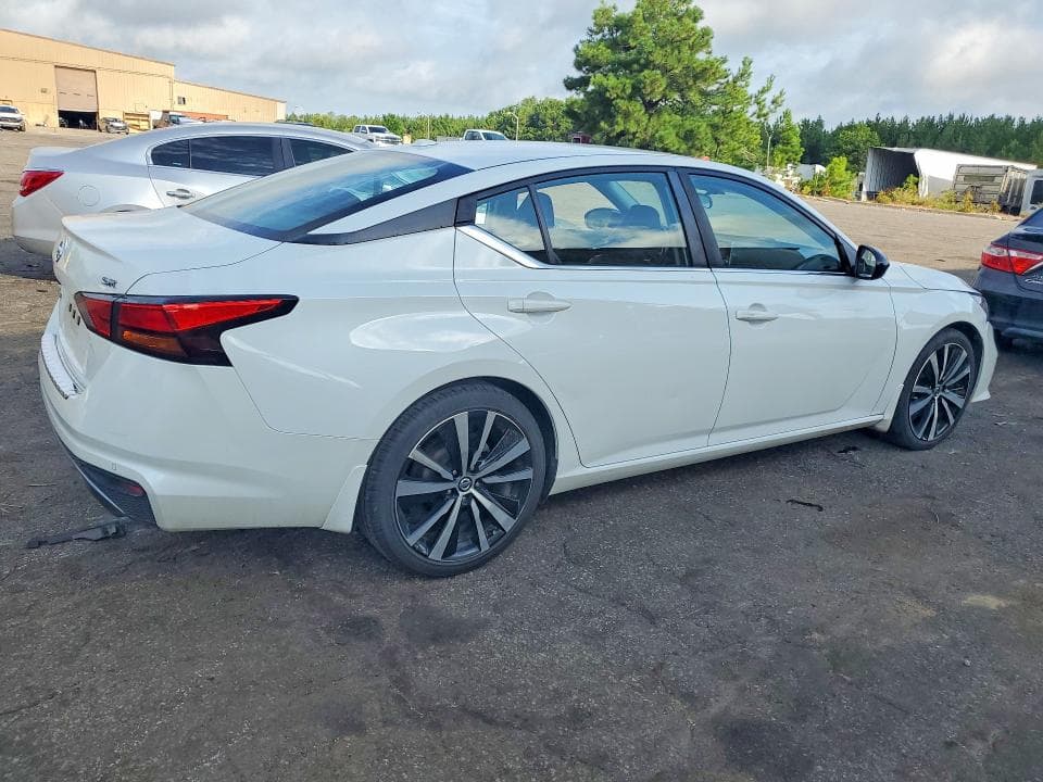 2022 NISSAN ALTIMA SR 3