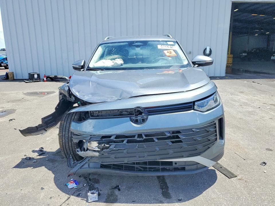 2026 VOLKSWAGEN TIGUAN SE 5