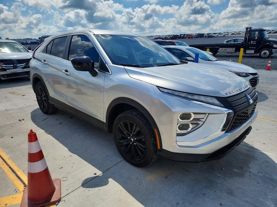2023 MITSUBISHI ECLIPSE CROSS LE 4