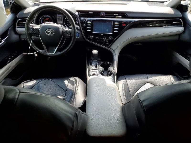 2020 TOYOTA CAMRY LE 8