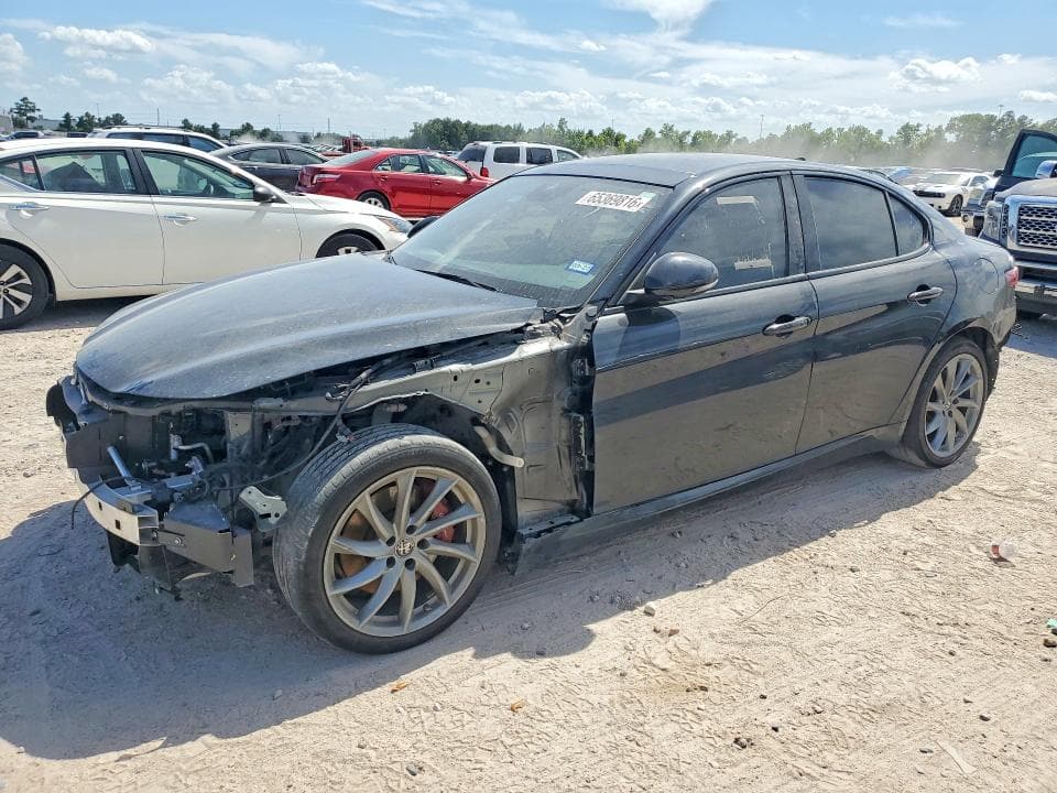 2022 ALFA ROMEO GIULIA SUPER