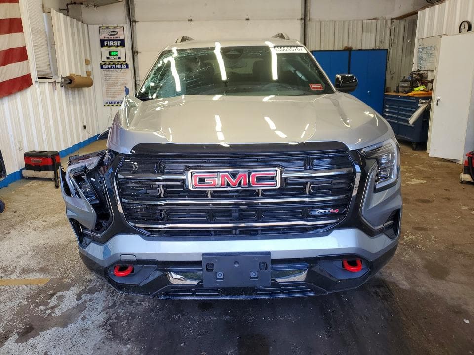 2026 GMC TERRAIN AT4 5