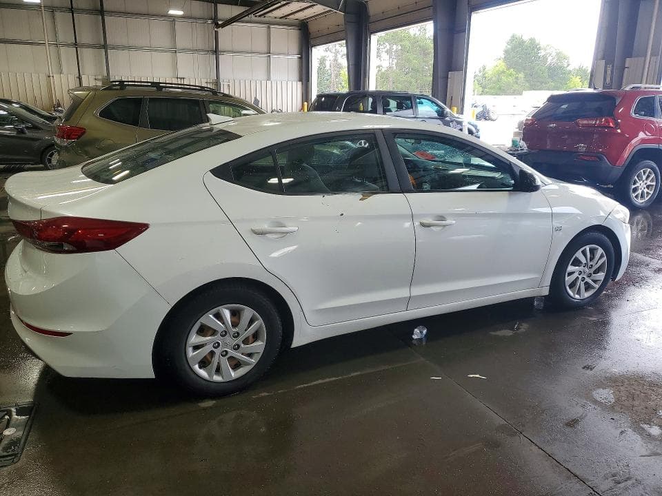 2017 HYUNDAI ELANTRA SE 3