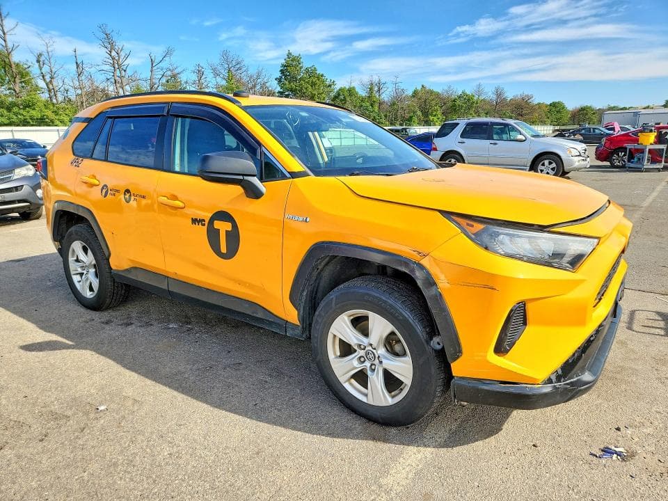 2019 TOYOTA RAV4 LE 4