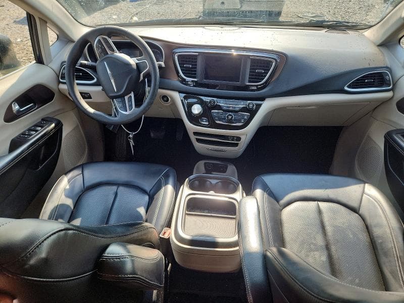2020 CHRYSLER VOYAGER LXI 8