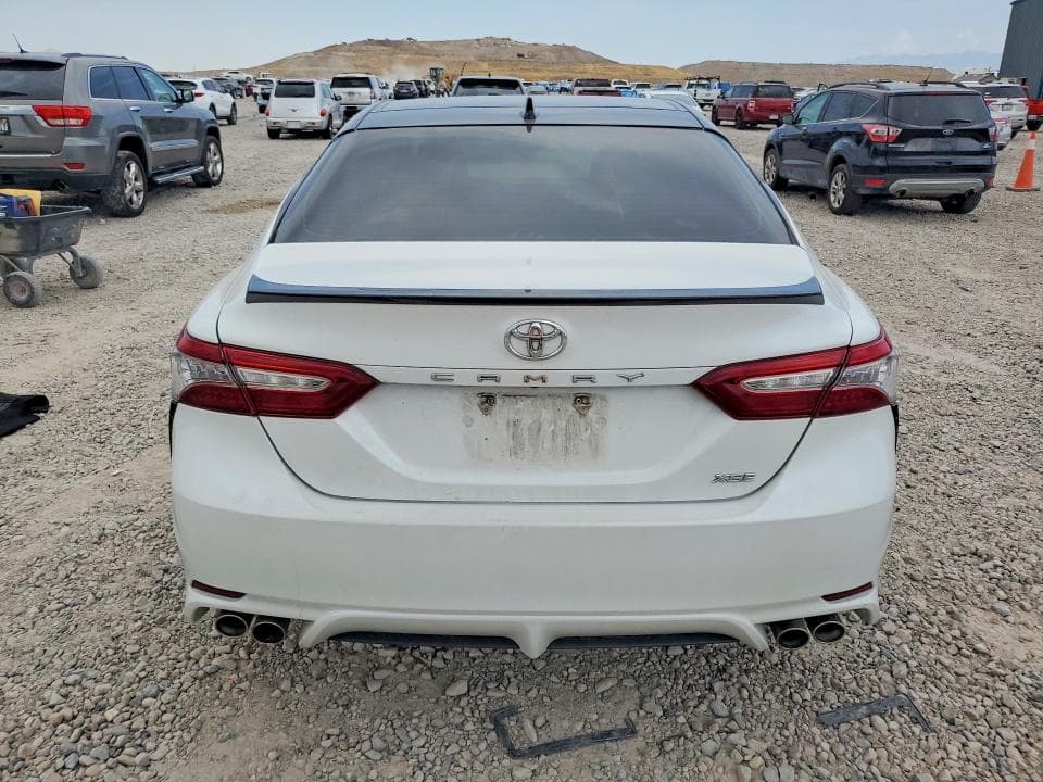 2019 TOYOTA CAMRY XSE 6