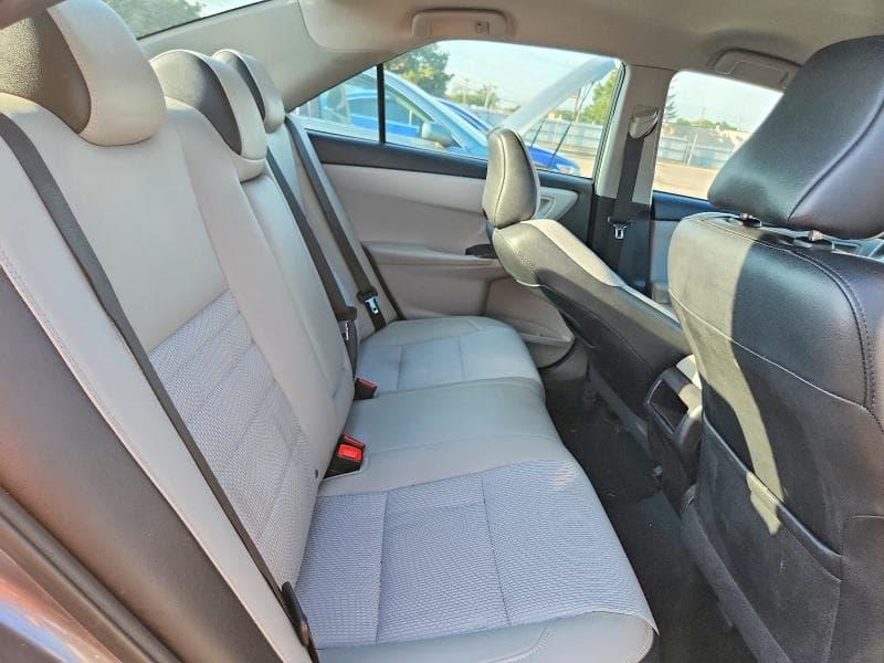 2017 TOYOTA CAMRY SE 10