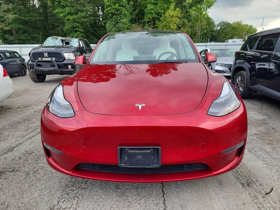 2025 TESLA MODEL Y 5