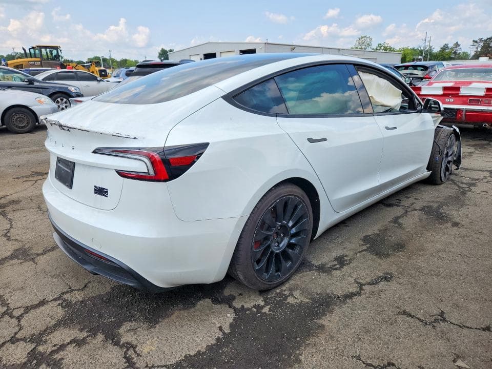 2026 TESLA MODEL 3 3