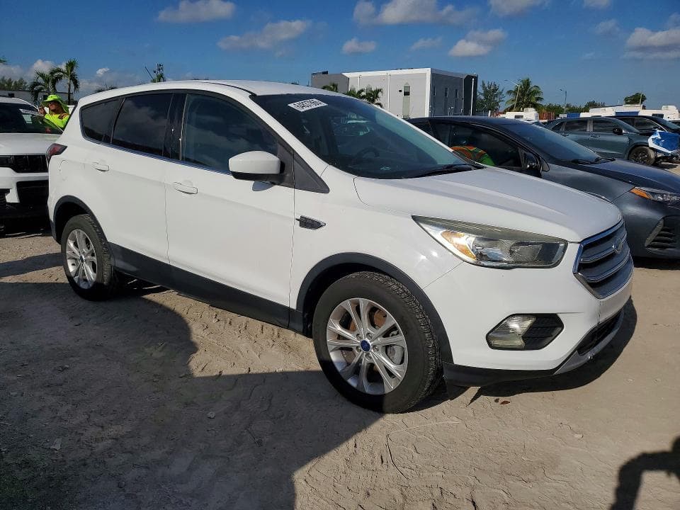 2017 FORD ESCAPE SE 4