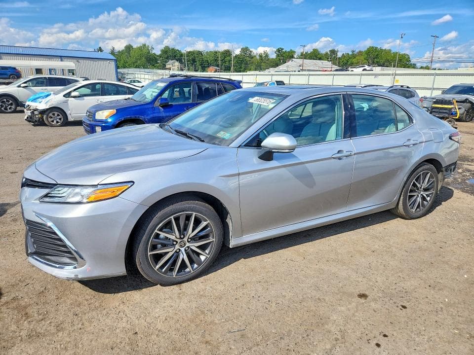 2023 TOYOTA CAMRY XLE - 1