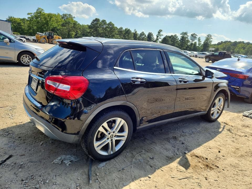 2018 MERCEDES-BENZ GLA 250 4MATIC 3