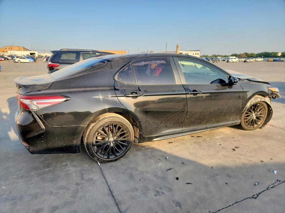 2019 TOYOTA CAMRY SE 3
