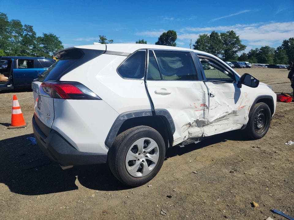 2023 TOYOTA RAV4 LE 3