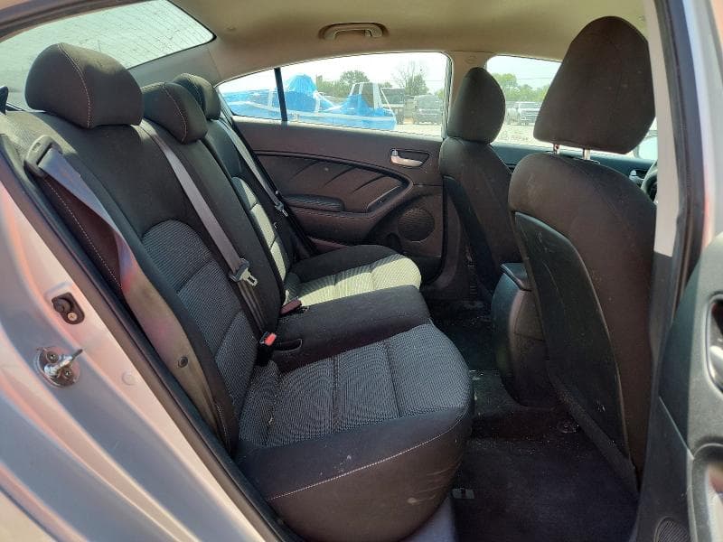 2017 KIA FORTE LX 10
