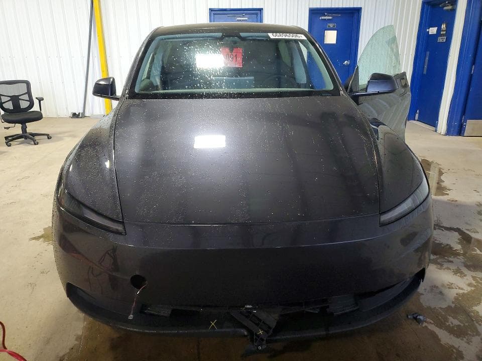 2026 TESLA MODEL Y 5