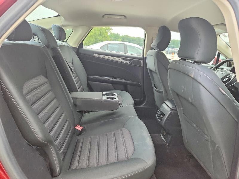 2017 FORD FUSION SE 10
