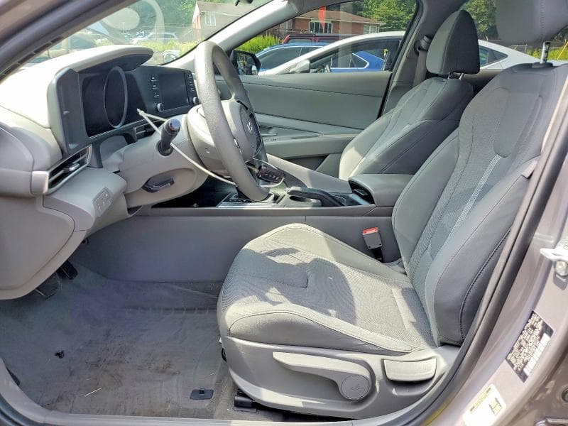 2022 HYUNDAI ELANTRA SE 7