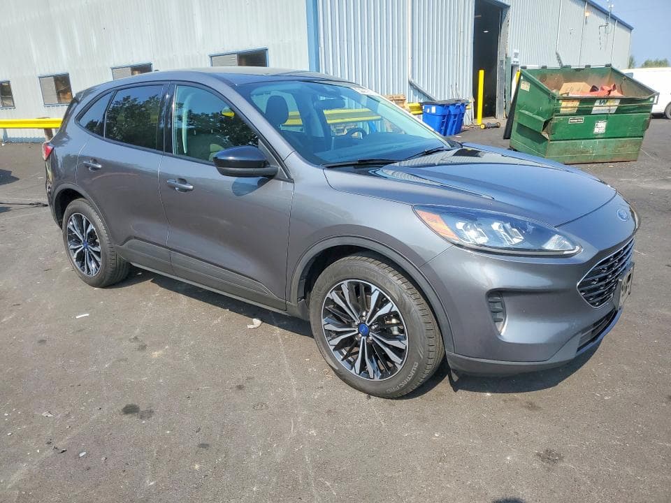 2021 FORD ESCAPE SE 4