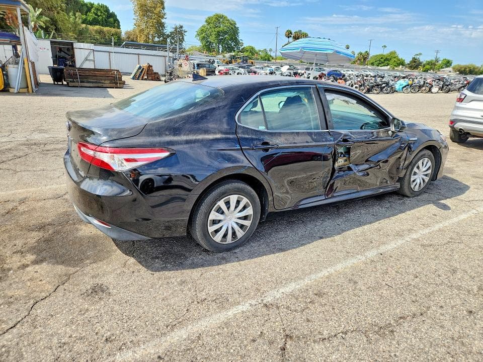 2019 TOYOTA CAMRY LE 3