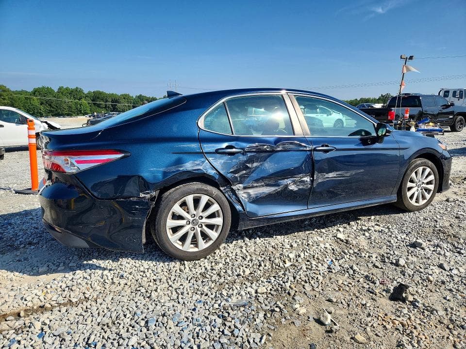 2019 TOYOTA CAMRY LE 3