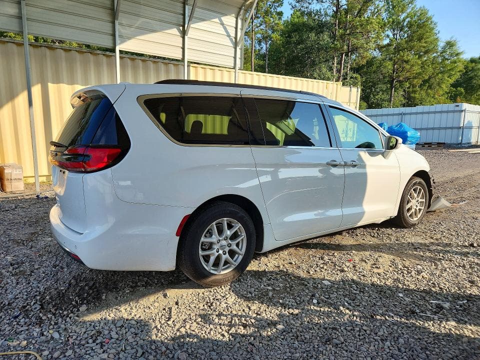 2022 CHRYSLER PACIFICA TOURING L 3